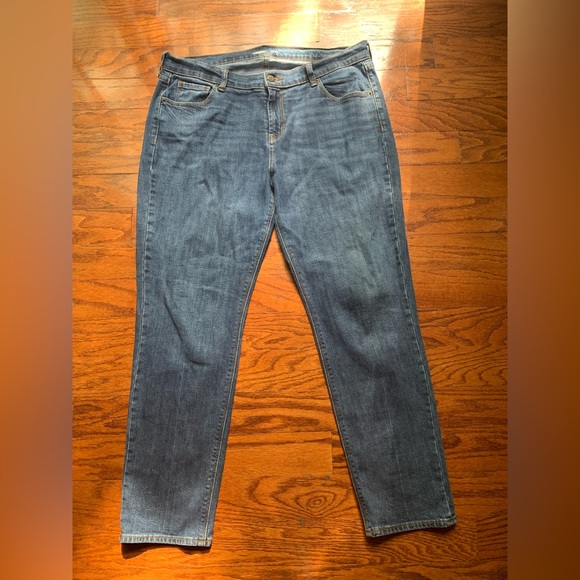 Old Navy Boyfriend Jeans Size 16 - Picture 1 of 3